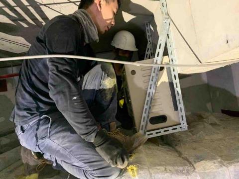 提供刮痧功效服務的專家鑫松