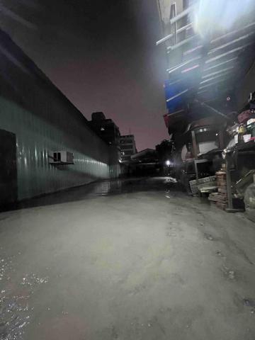 耀築企業社 社團：水泥地鋪設 - 夜市置貨場地混泥土鋪設