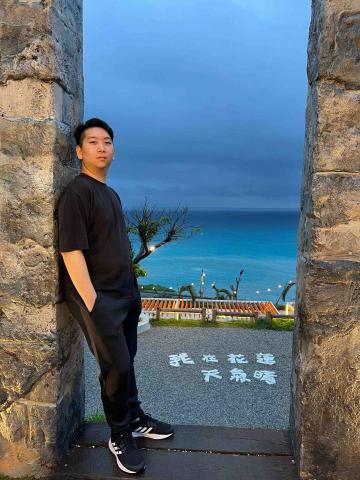 提供後台管理系統服務的專家夏品傑