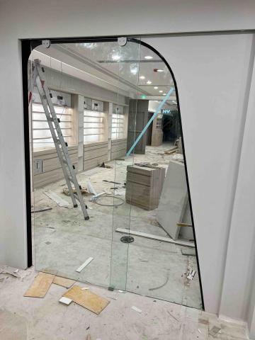 超空間玻璃興業有限公司 - 豐原大學眼科玻璃工程