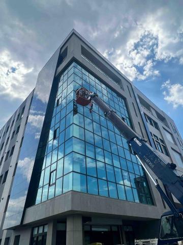 超空間玻璃興業有限公司 - 帷幕工程