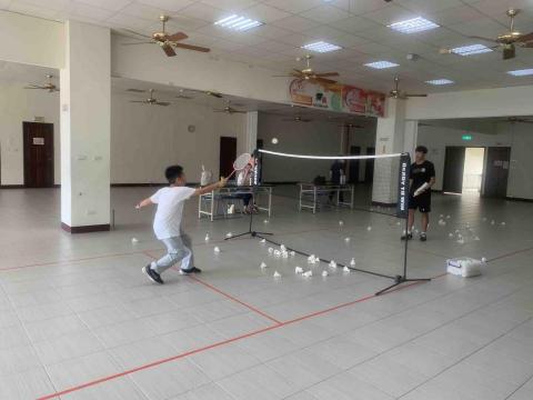 yi yan Zou - 基礎羽球班