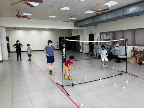 yi yan Zou - 基礎羽球班