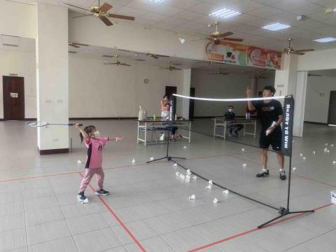 yi yan Zou - 基礎羽球班