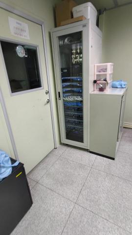 黑貓一隻喵喵 - 