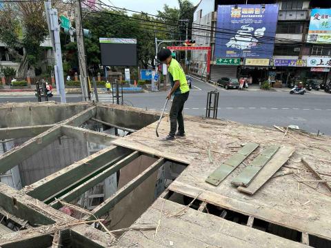 勤業工程 -  木地板拆除