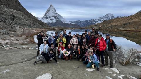 莊亞蘋 - 帶領20多位美國華籍客人前往瑞士