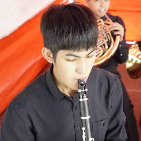 提供數學教學服務的專家何承諭