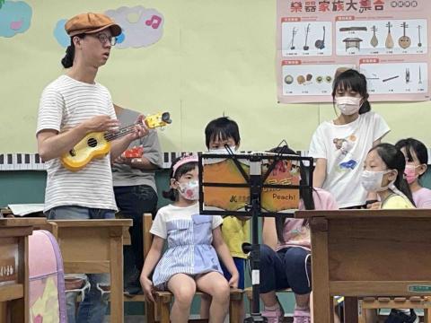 起點工作室 - 烏克麗麗社團教學