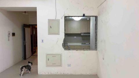 崴信企業社 - 8吋RC牆開洞（新大樓）尺寸地面上來90公分，高度至215、寬度160公分