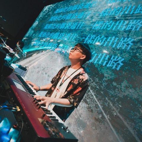 提供電子琴鍵盤服務的專家謝超