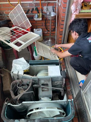 潔淨屋家電居家清潔 - 窗型冷氣保養