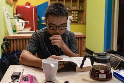 提供翻译i服務的專家謝竣博