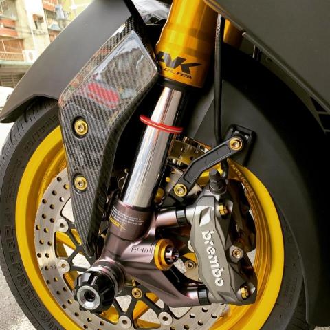 K Mark - 光陽AK550全可調前叉、YAMAHA TMAX530全可調前叉。全部一條龍從市場分析、產品定位、外觀設計、機構設計、材料設計、應力分析模擬、材料疲勞破壞測試、性能設定、打樣、量產發包、產線量產組裝SOP製作…等，一人獨力完成！
一組$68000，從2019年上市至今，銷售近百組，沒有任何一組漏油及結構性能上問題發生，良率100%