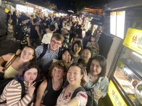 郭思涵 - 擔任美國大學生語伴，一起到南機場夜市