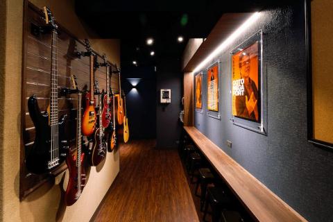 這球歌唱專門學院 - 