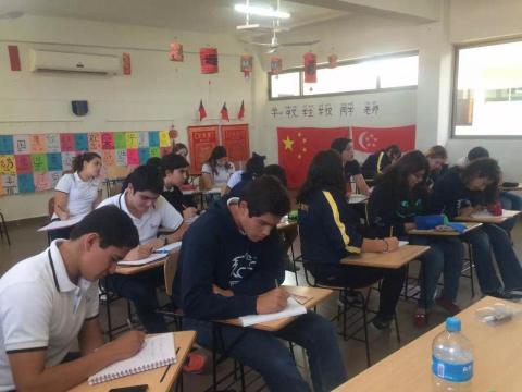 廖淑婷 - 上課時學生認真的模樣