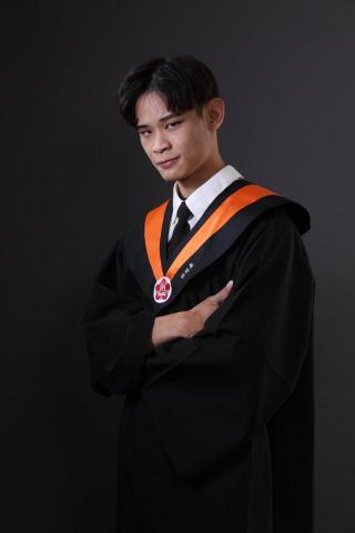 林廷熹 - 成功大學材料系學士畢業
