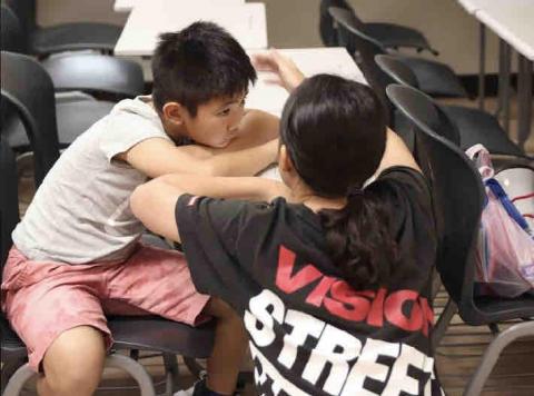 胡晴雯 - 安撫情緒較敏感的小朋友