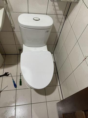 萬達水電工程 - 馬桶安裝
