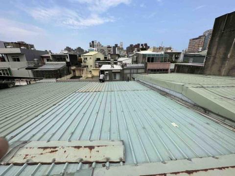 德欣鋁門窗金屬工程行 - 