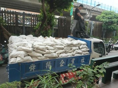 蔡家益工程行 - 垃圾載運