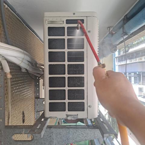 冷氣清潔保養 - 室外機清洗