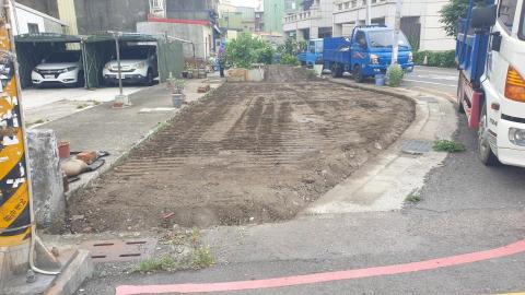 原田工程行 - 停車場除草整地