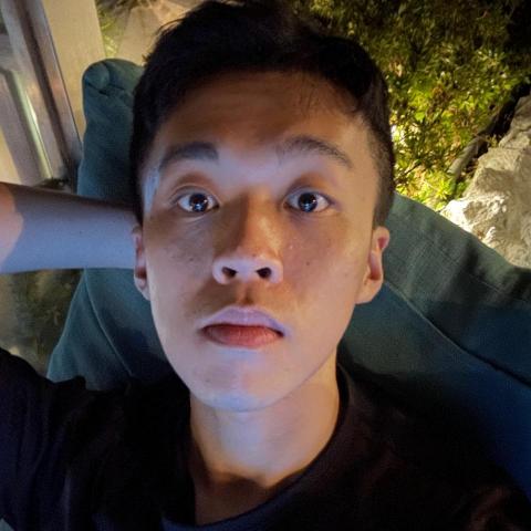 提供鍍膜服務的專家何宇軒