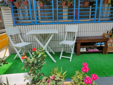 陳逸欣舞蹈教室 - 教室前 賞花休閒桌椅
