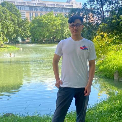 提供電子琴入門服務的專家梁恵程