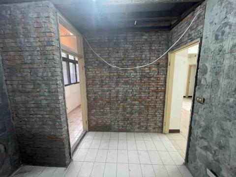 宏康企業社 - 牆面磁磚打除見底