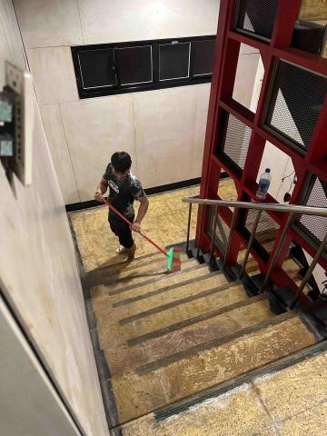 宏康企業社 - 6-9樓梯間pvc 地毯拆除