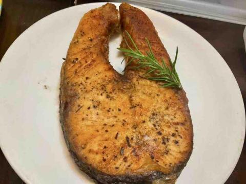 趙五強 - 迷迭香煎鮭魚排