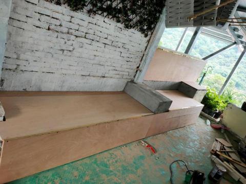 王先生 - 依照客戶要求的方式，施作木工跟水泥^_^