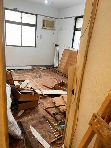 華揚拆除工程 - 房間衣櫃天花板地板拆除