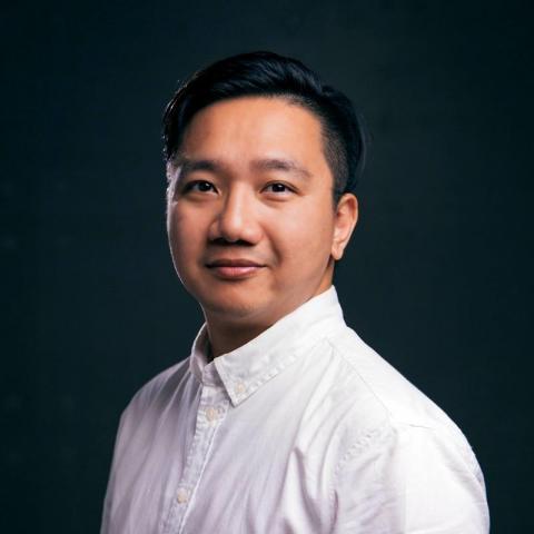 婁子開 - 這是一張在hahow拍的專業照，鼓勵自己持續保持專業，貢獻專業給需要的夥伴及朋友。