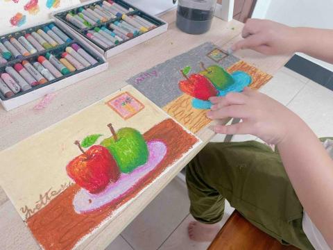 Yvette 蘇 - 小朋友學習光影真的越來越熟悉了! Yvette 蘇 - 小朋友學習光影真的越來越熟悉了!