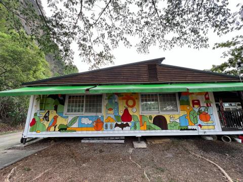 江采萱（娜恩） - 貨櫃油漆彩繪