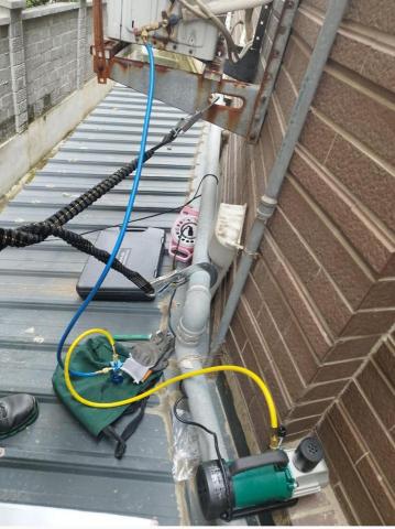 詹宗元 - 戶外抽空氣、灌冷媒 詹宗元 - 戶外抽空氣、灌冷媒