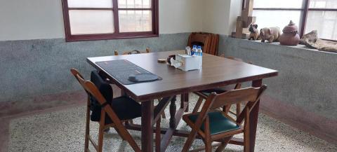 台南鑫傳地政士事務所(詹代書) - 復古風會議室 台南鑫傳地政士事務所(詹代書) - 復古風會議室