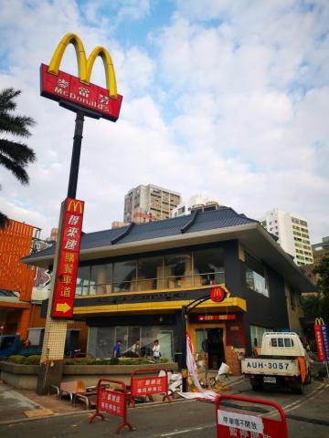 台中立澄清潔公司 - #台中裝潢細清
#立澄清潔0966-823-168
#商空清潔