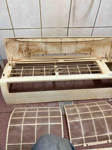 灥益發冷氣行 - 洗前 灥益發冷氣行 - 洗前
