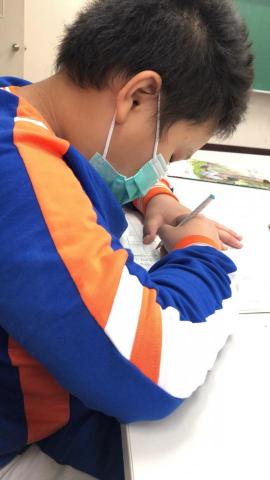 林欣葶 - 課輔國小學生（國、英、數）