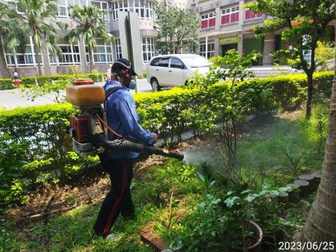富士除蟲實業有限公司 - 校園環境花圃噴灑藥劑防治