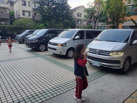 劉孟珉 - 學生接送