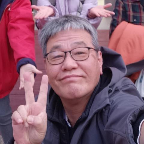 提供黏土模具服務的專家王萬德