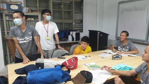 李睿哲 - 實踐國中補救教學課程紀錄