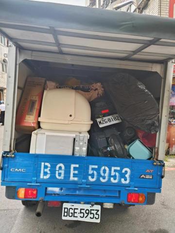 新竹小發財專車 - 塞好塞滿..= =