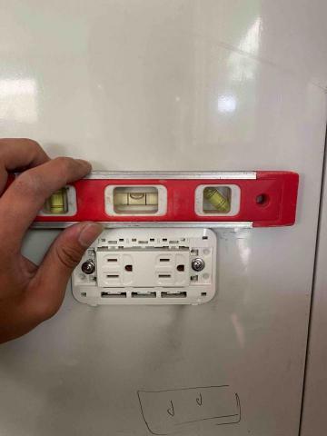 大強 - 安裝、更新插座、開關